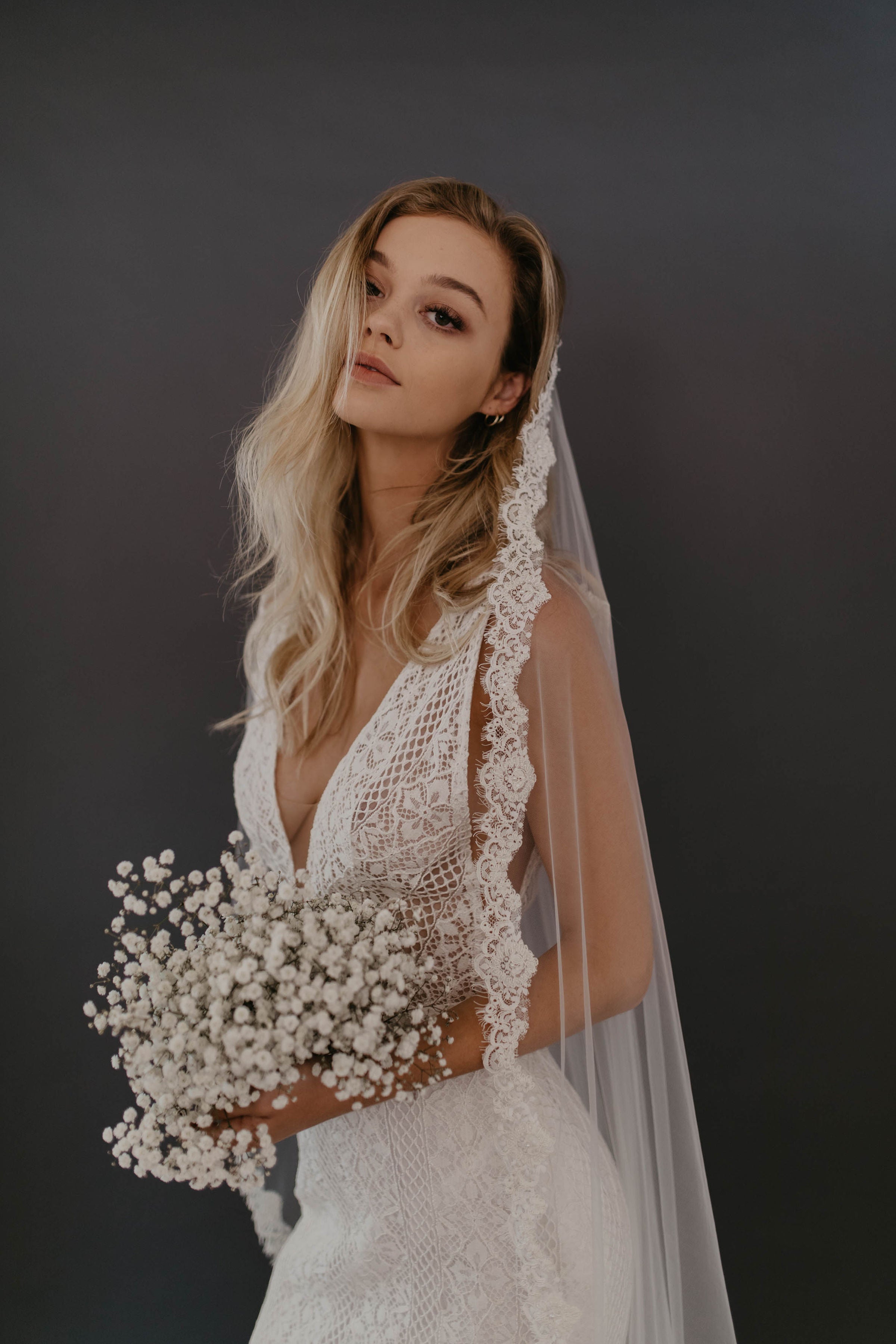 How to Style a Veil with a Comb – Untamed Petals