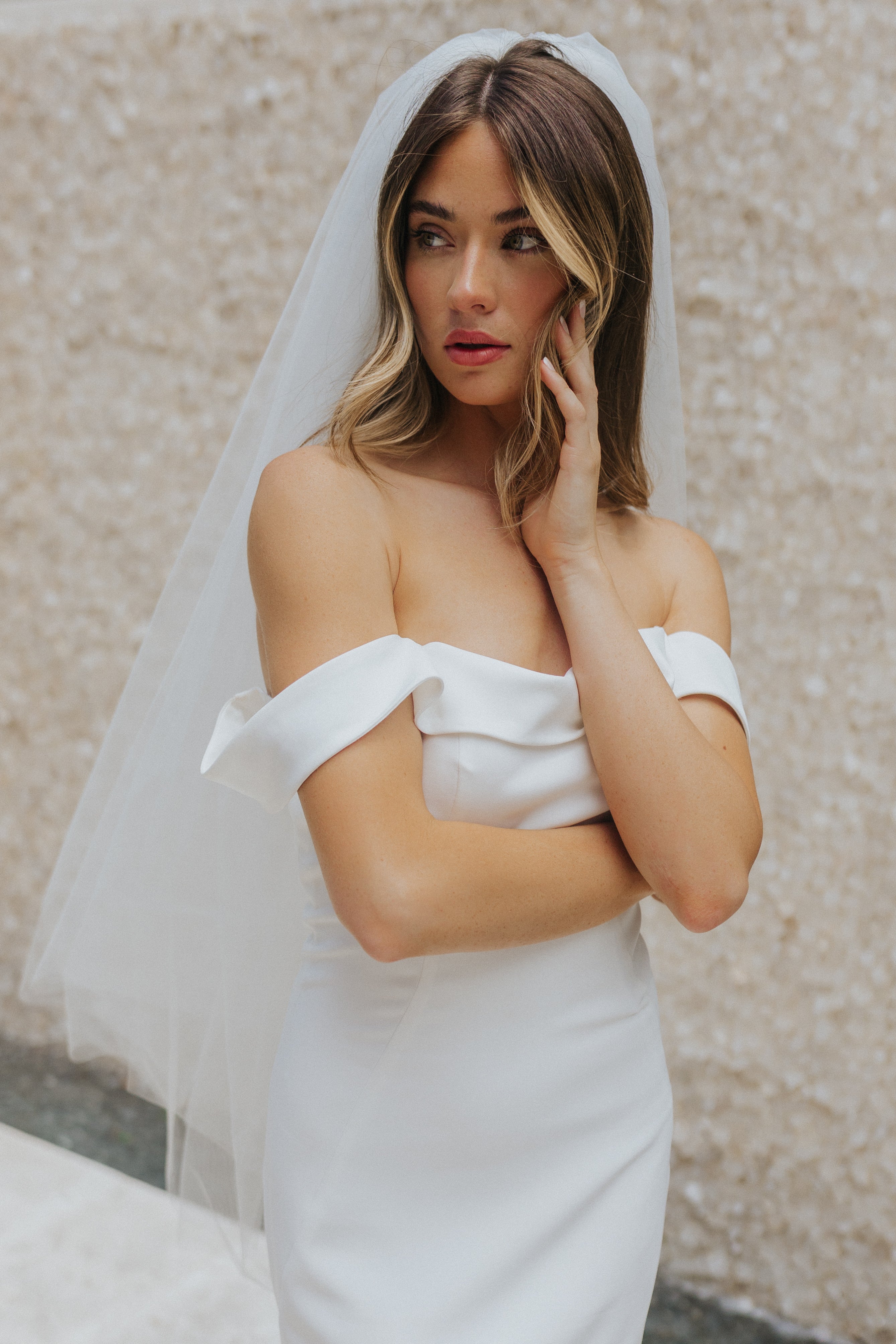 Untamed Petals Moorea Mini Veil