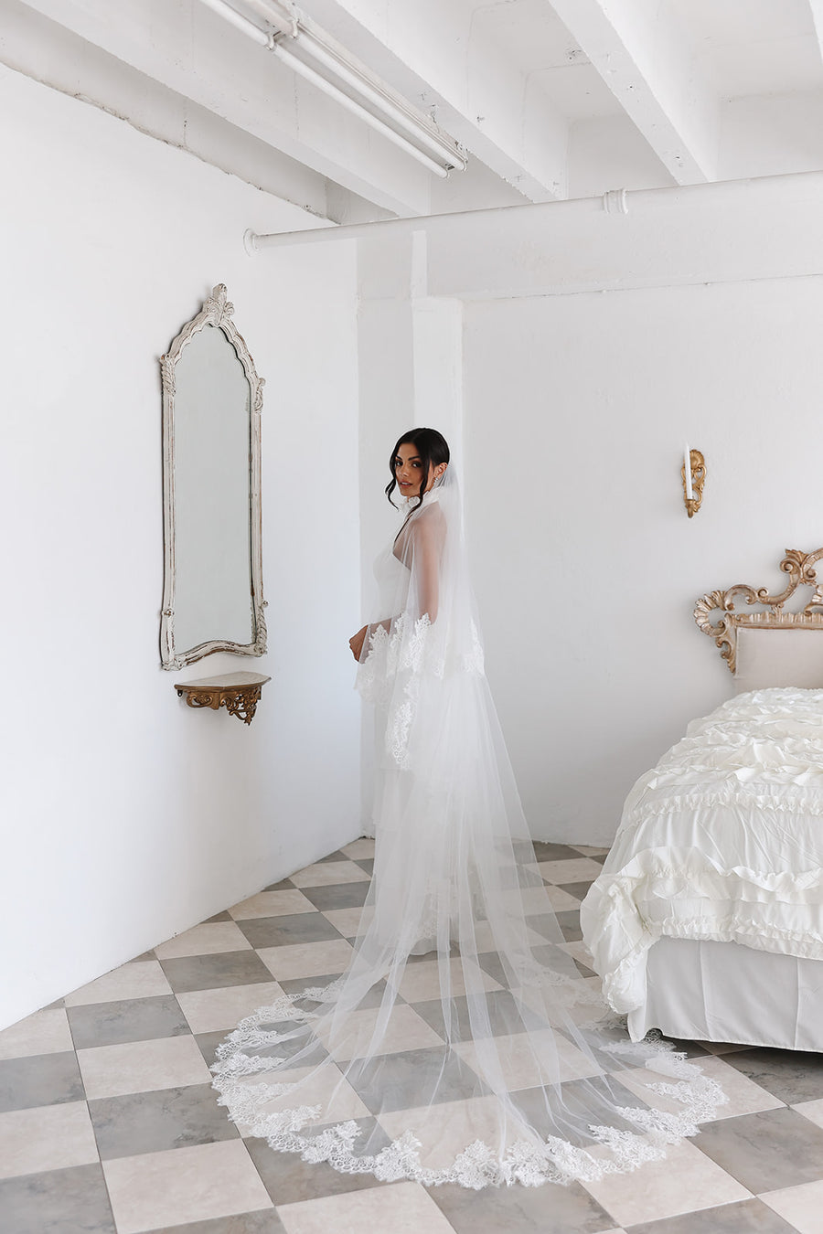 Laurence Lace Veil - SAMPLE SALE