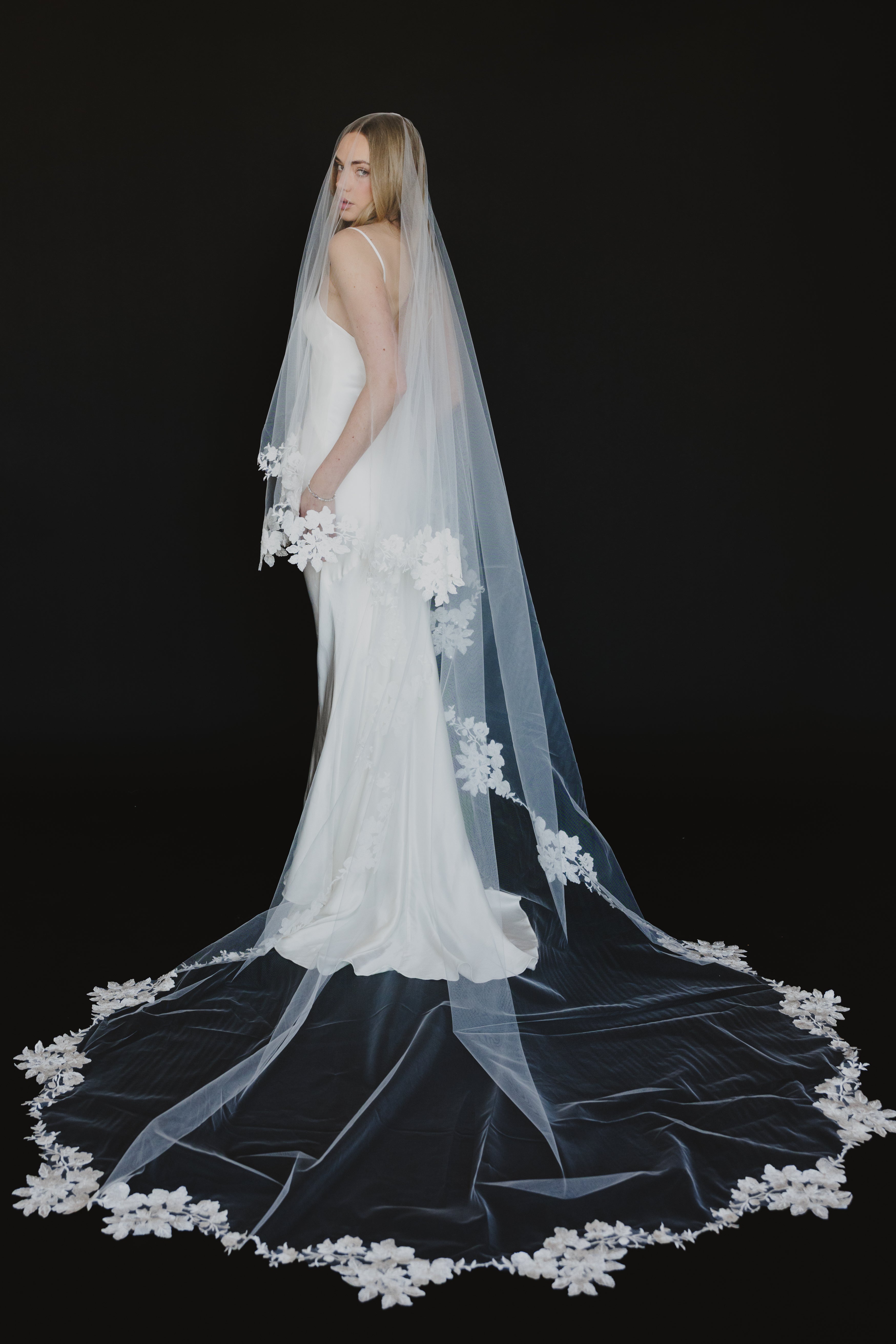 Alexandria Veil – Untamed Petals