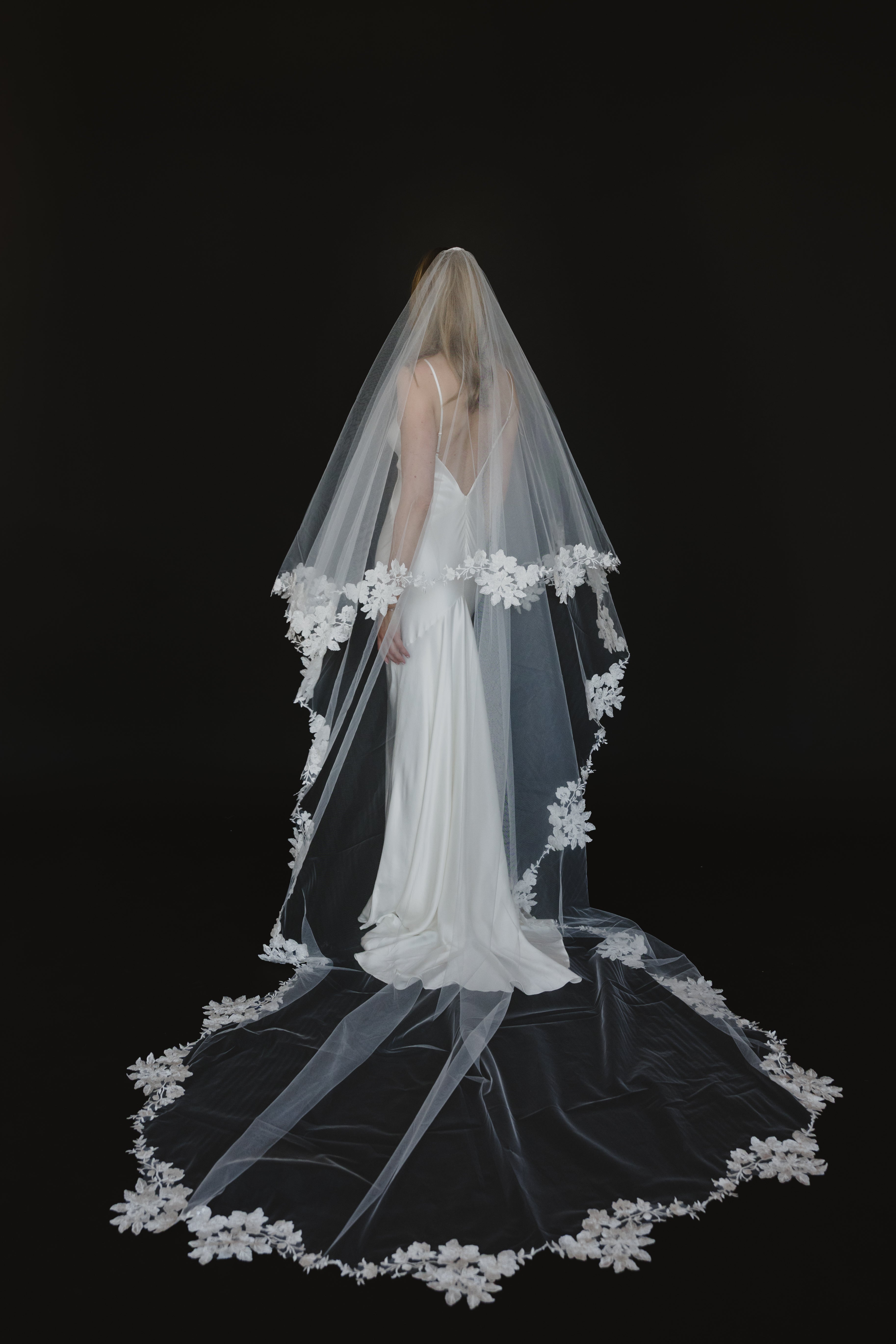 Alexandria Veil – Untamed Petals