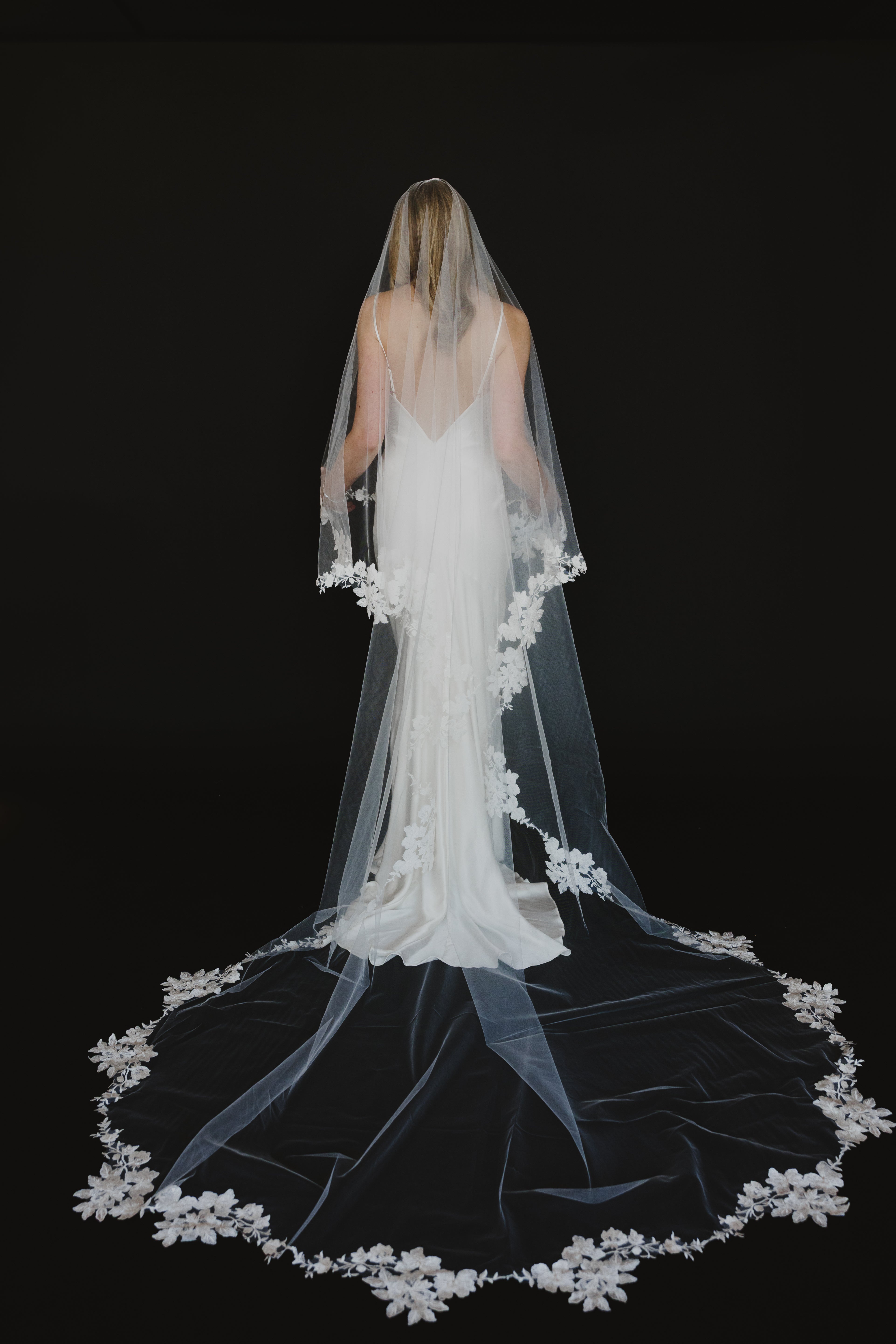 Alexandria Veil – Untamed Petals