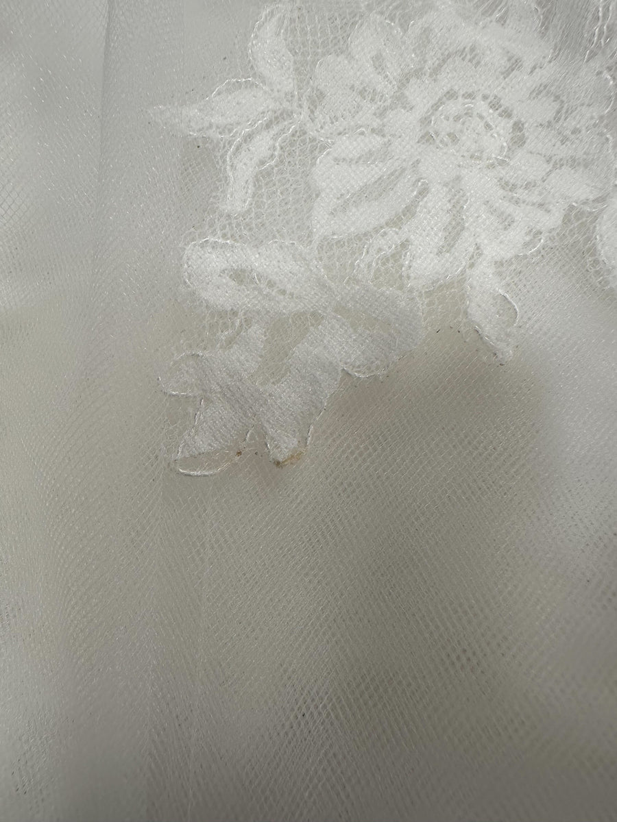 Laurence Lace Veil - SAMPLE SALE