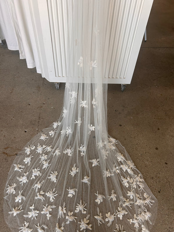 Lila Veil - SAMPLE SALE