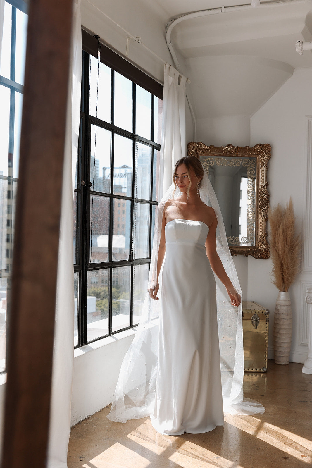 Jackson Veil – Untamed Petals