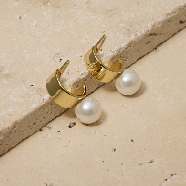 LEAH_PEARL_STUDS_GOLD_0236_600
