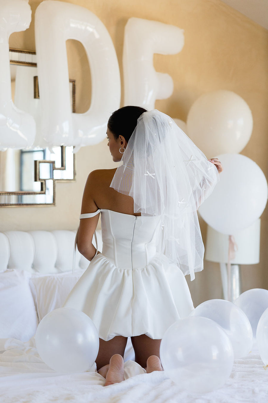 Last Toast Mini Veil