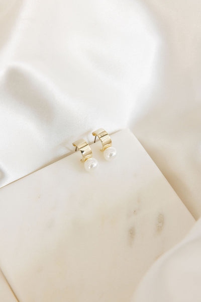 Leah Pearl Hoops – Untamed Petals