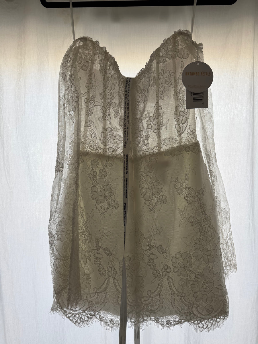 Madeline Mini Dress Size 00 - SAMPLE SALE