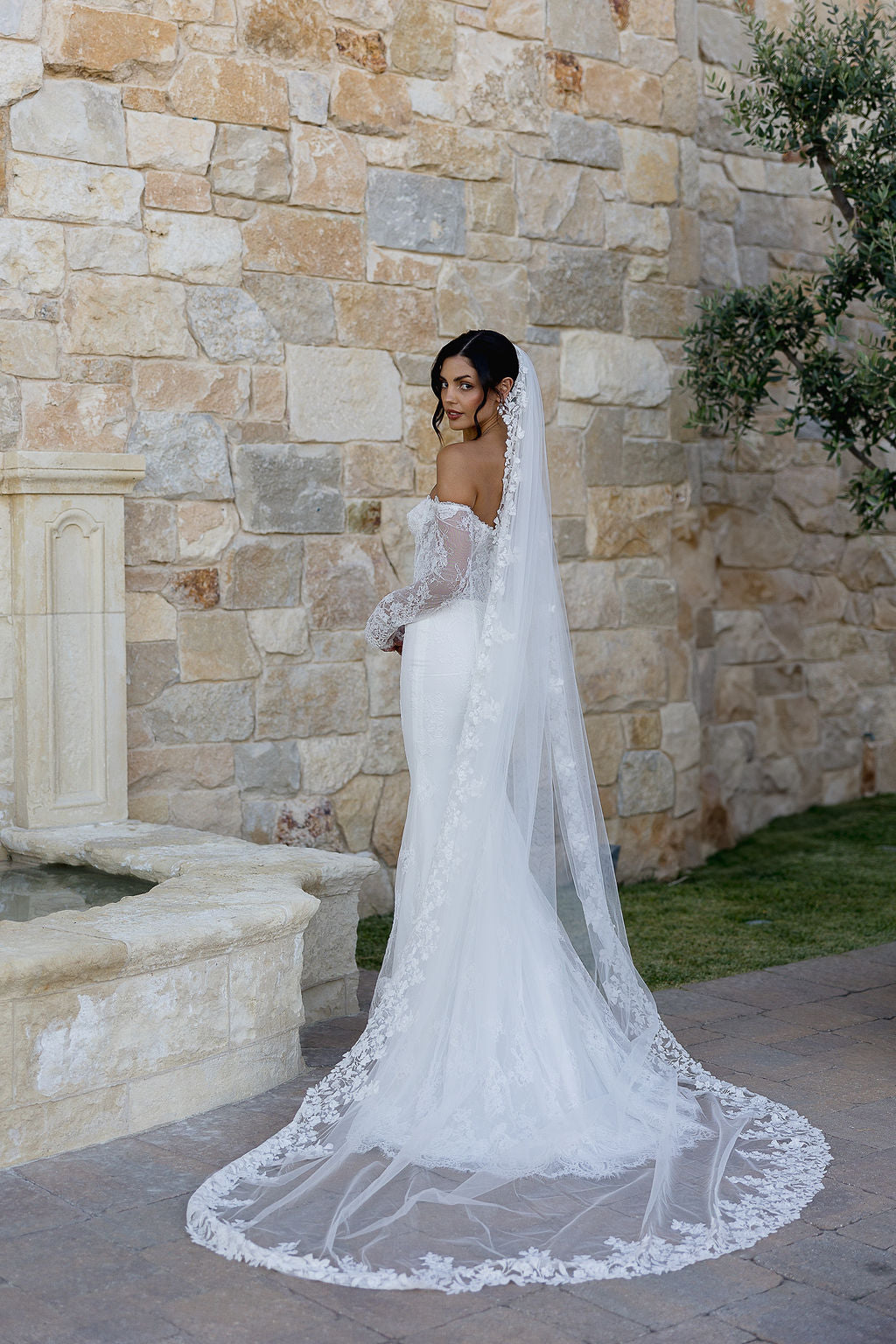 Posie Veil – Untamed Petals