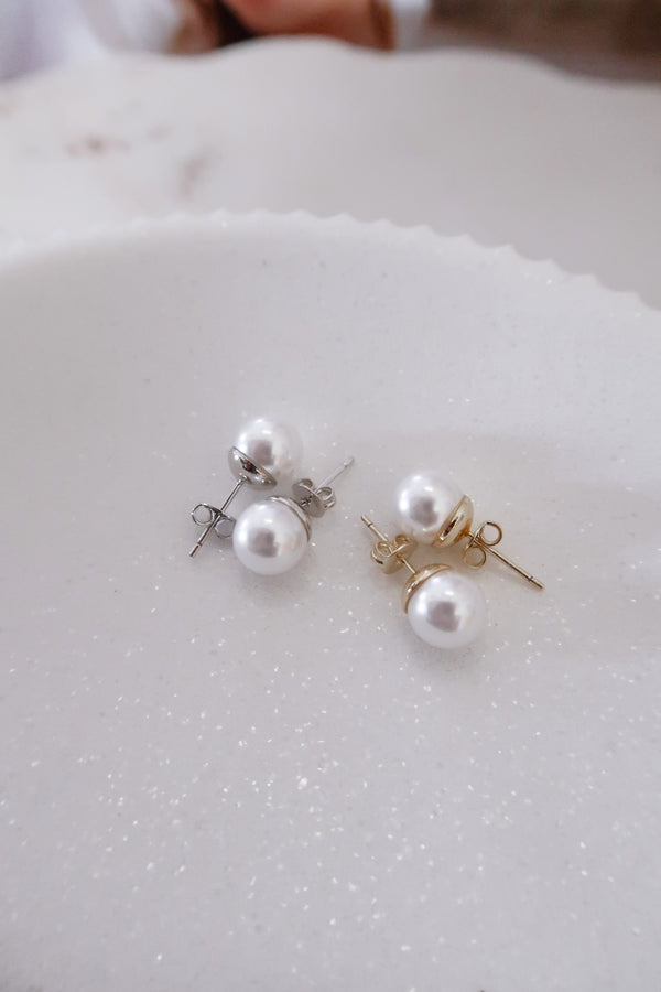 Lunden Pearl Studs - SAMPLE SALE