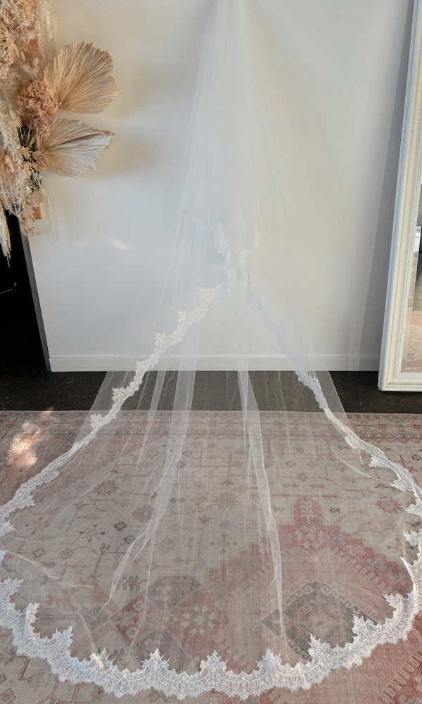 Zoila Veil - SAMPLE SALE