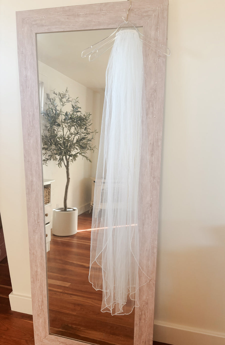 Dylan Veil - SAMPLE SALE