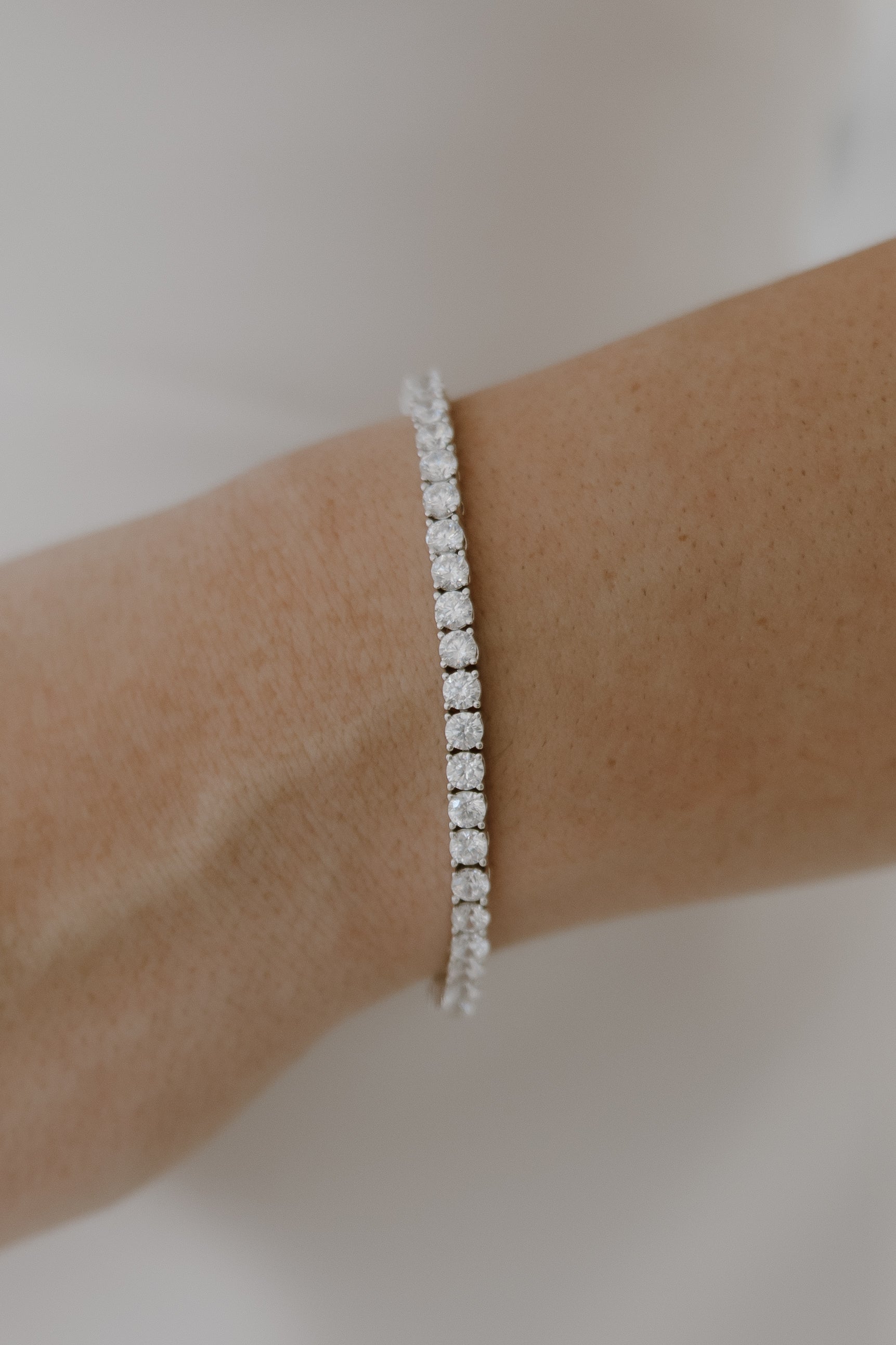 V6 x Bijou Timeless ブレスレット Zoe Tennis Bracelet – Untamed Petals