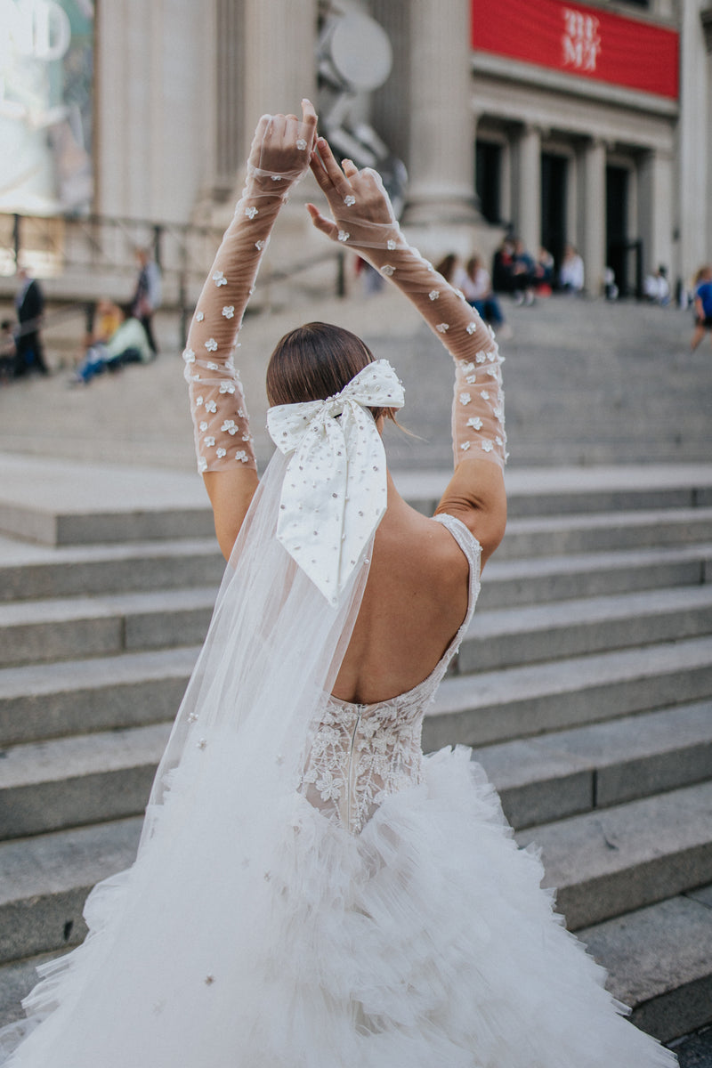 Poised Bow Barrette