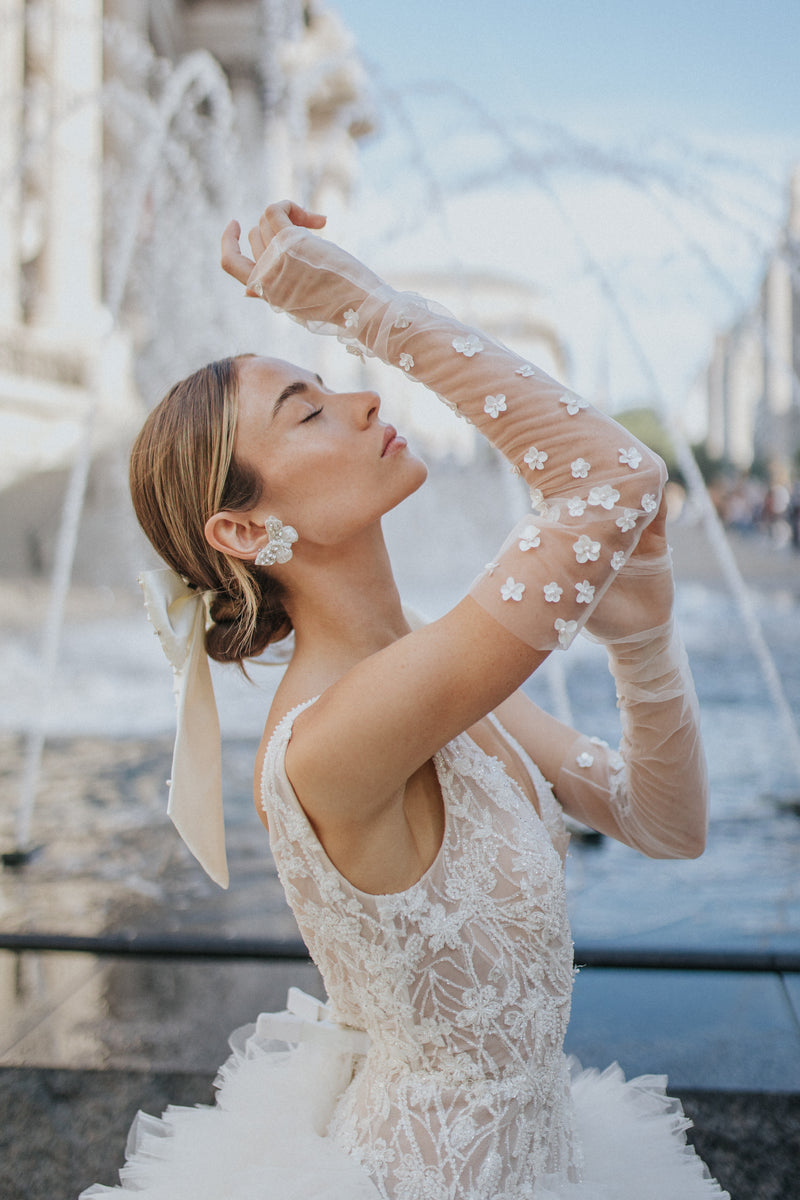 Poised Bow Barrette