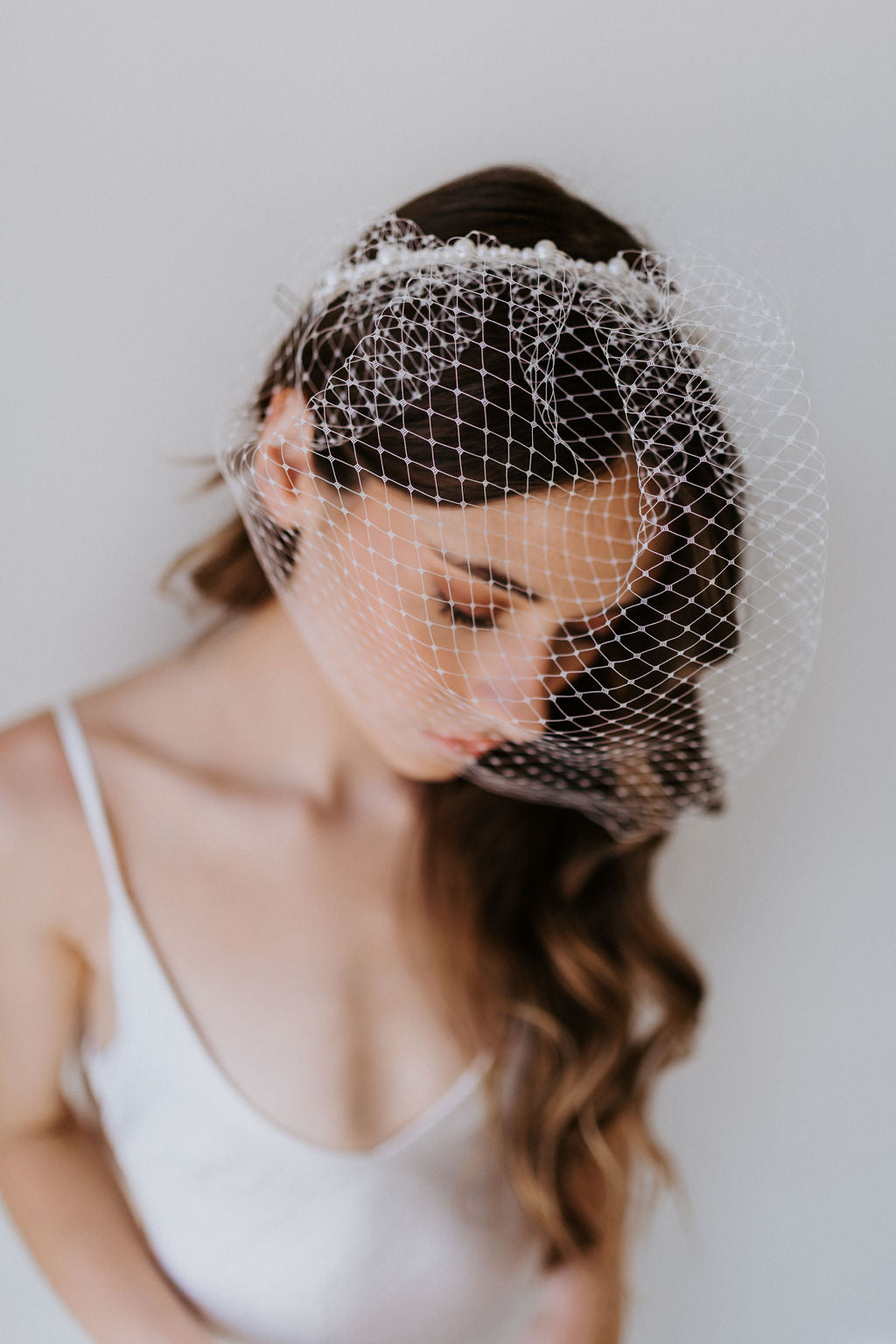 Pearl birdcage veil for bride. Bridal shower headband veil. Bachelorette  veil. - Shop TailoredMagic Headbands - Pinkoi