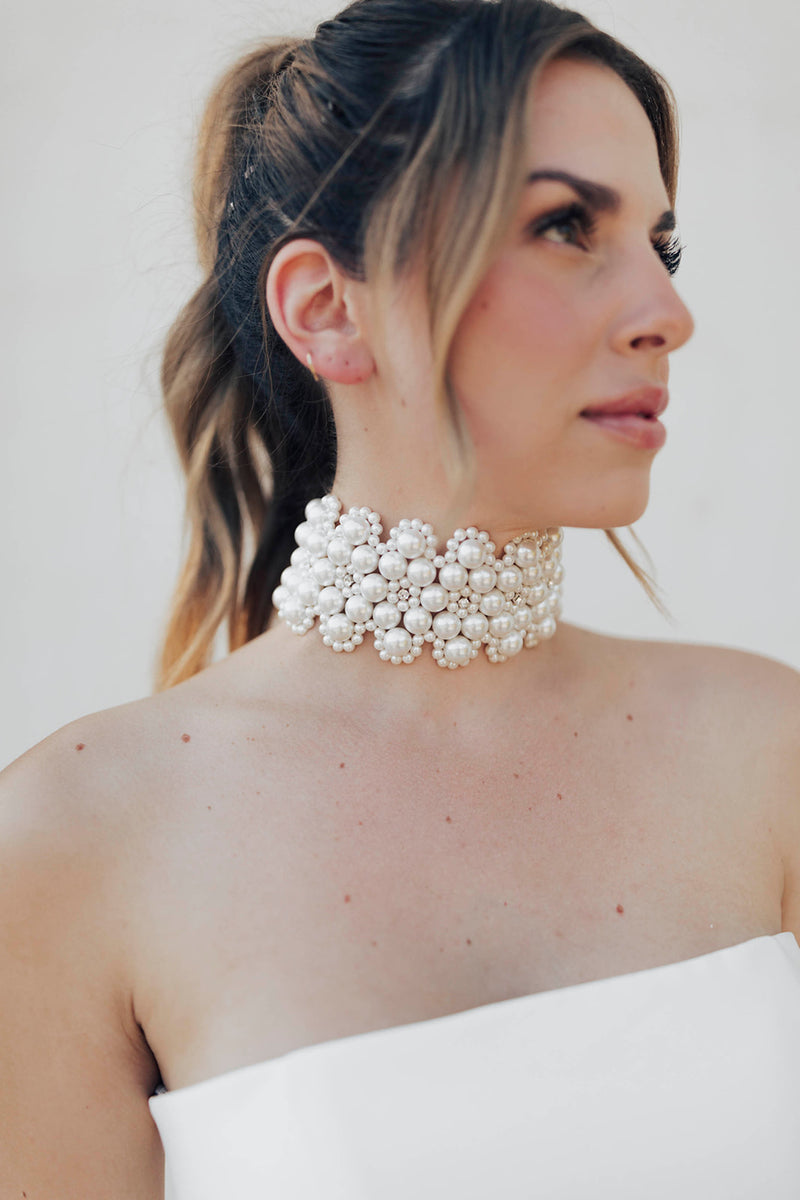 Estelle Choker
