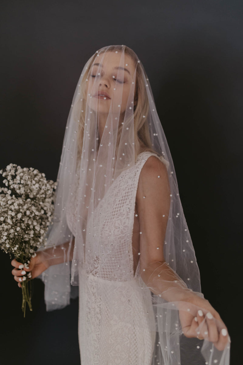 Untamed Petals Oyster Veil Cathedral Circle Cut (Two Tier)
