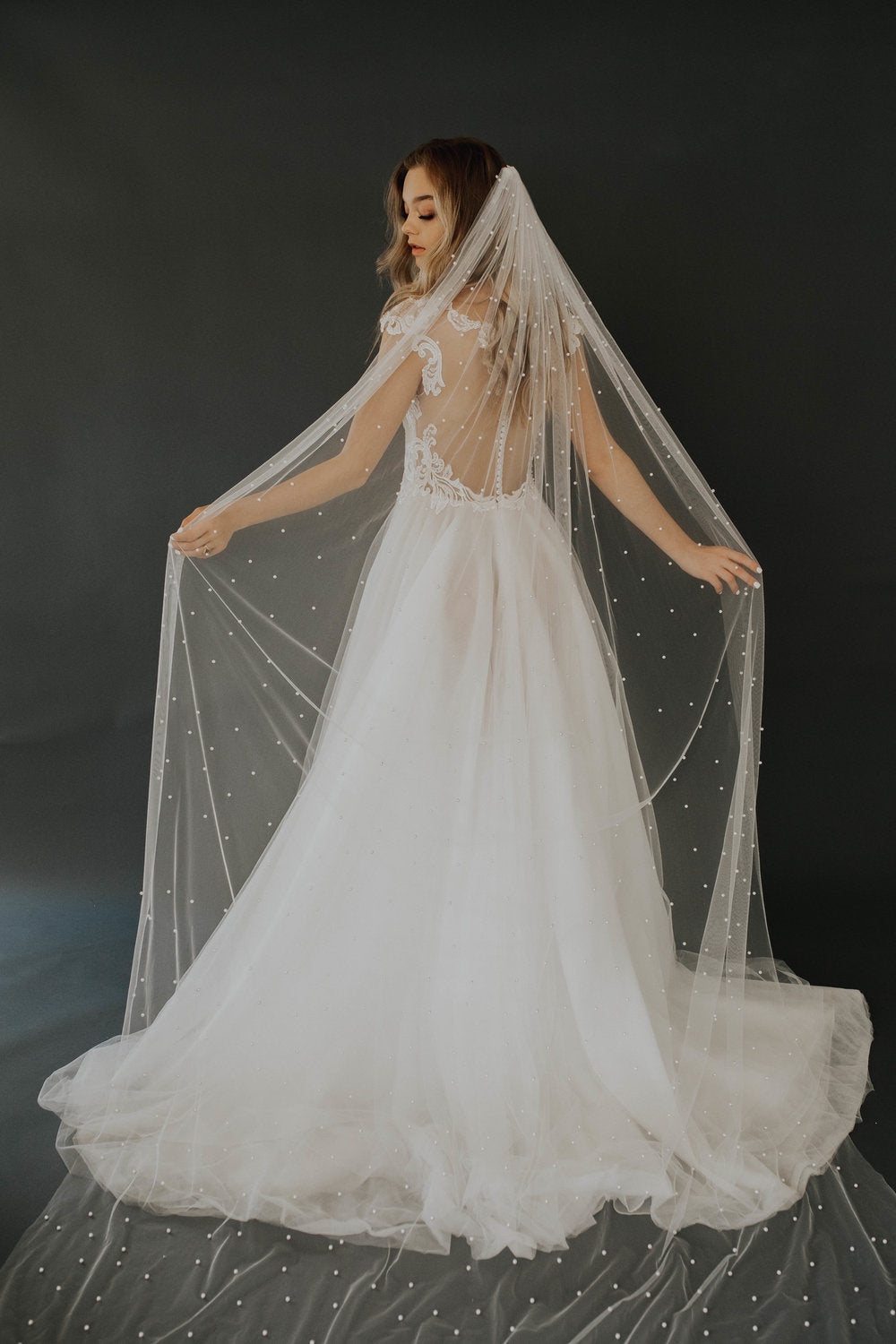 Jackson Veil – Untamed Petals