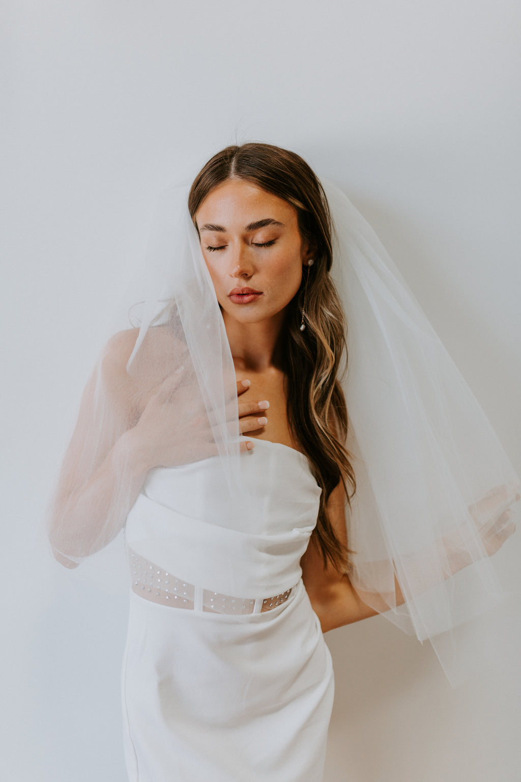 Revelle Elbow Veil – Untamed Petals