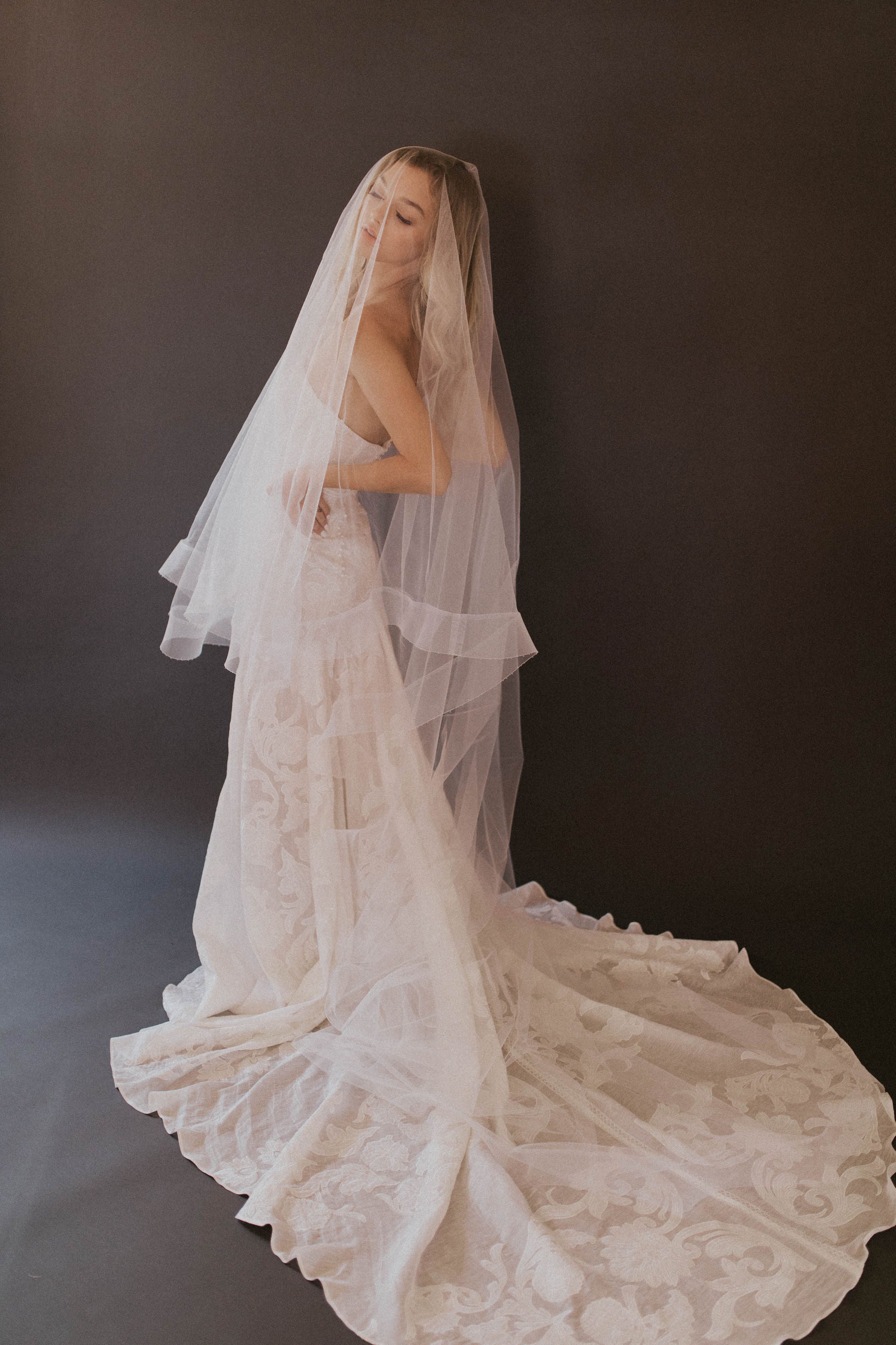 Smith Veil Untamed Petals