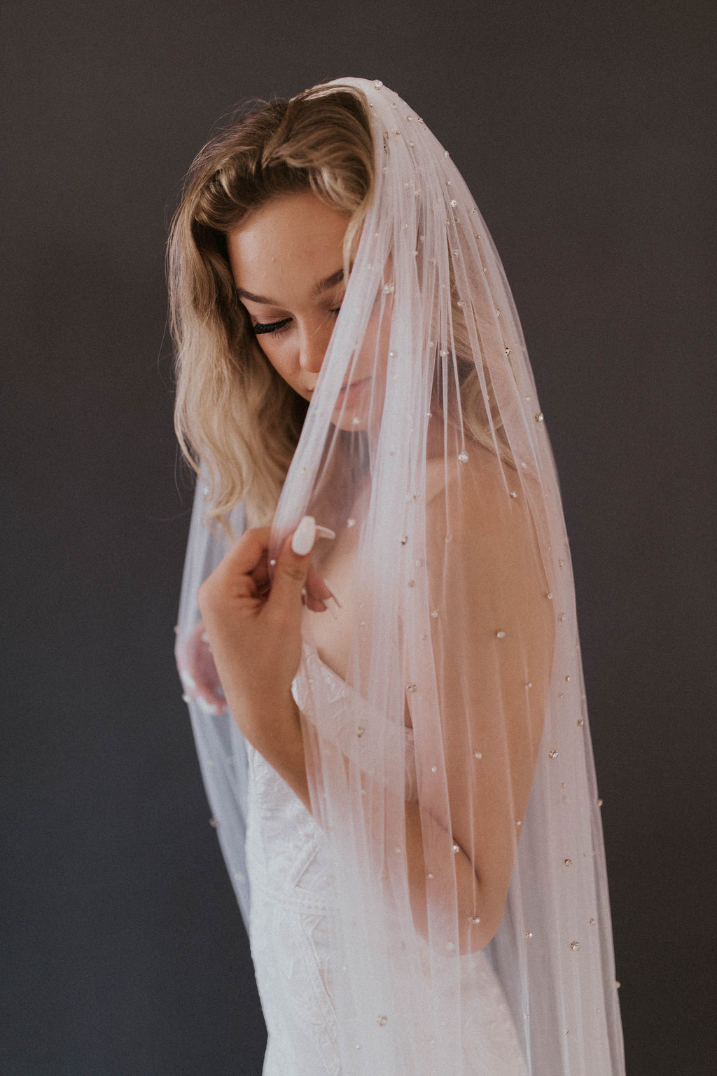 Untamed Petals Moorea Mini Veil